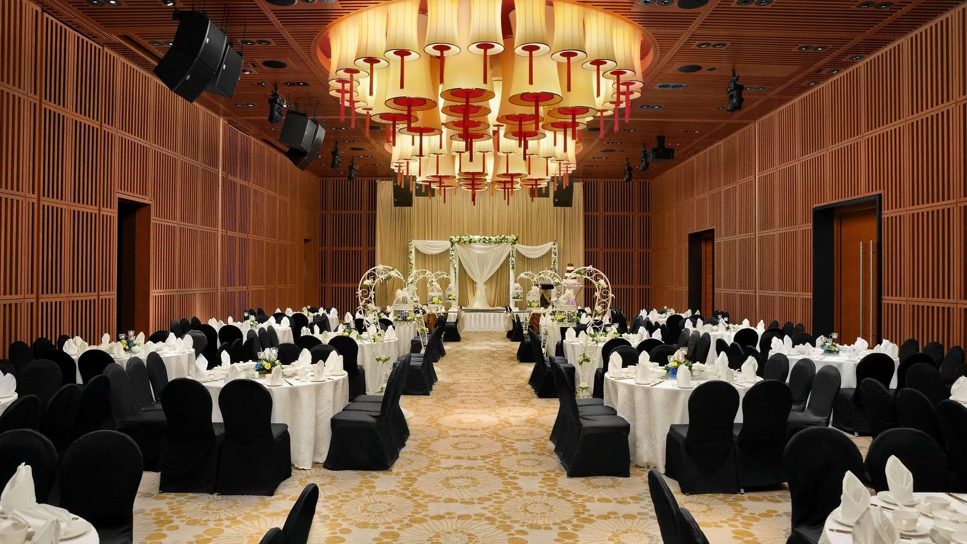 Aloft Singapore Novena 4*,