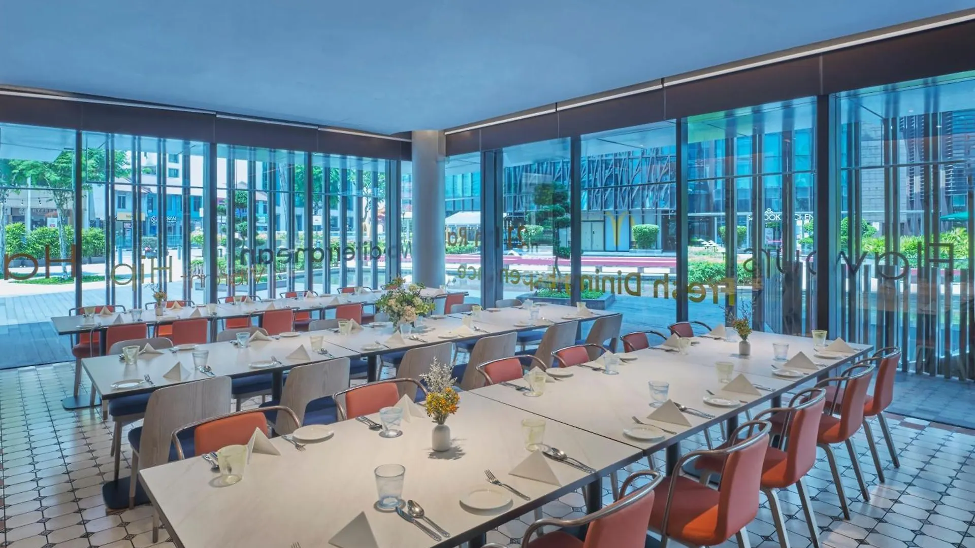 Aloft Singapore Novena 4*,